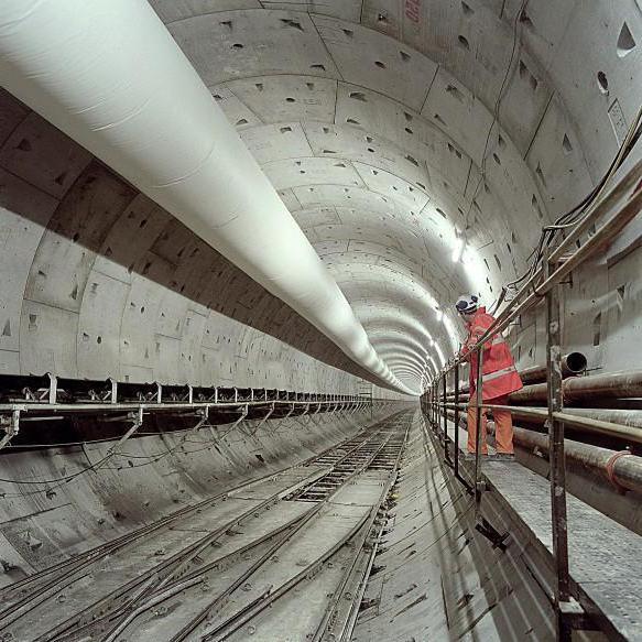 самый длинный в мире железнодорожный туннель