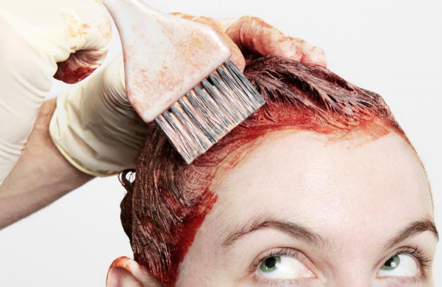 Процедура окрашивания волос с кисточкой