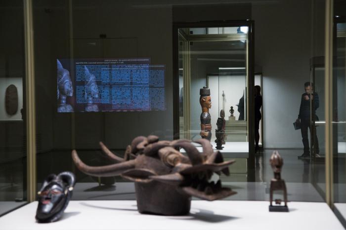 Экспозиция артефактов из Африки в Эрмитаже