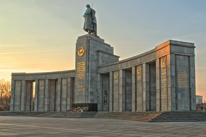 мемориал павшим советским воинам в тиргартене фото