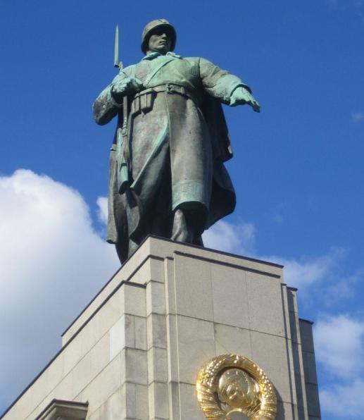 мемориал советским воинам в тиргартене