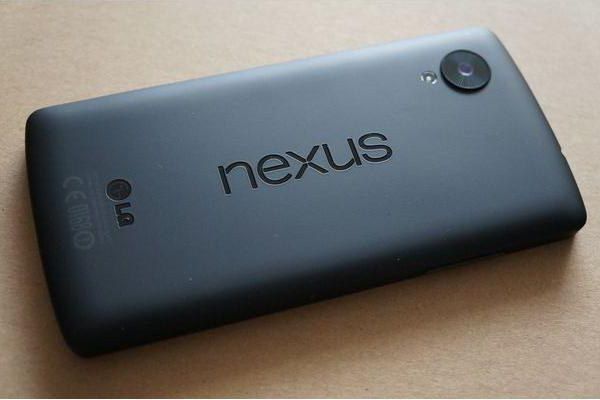 смартфон LG Nexus 5 16GB