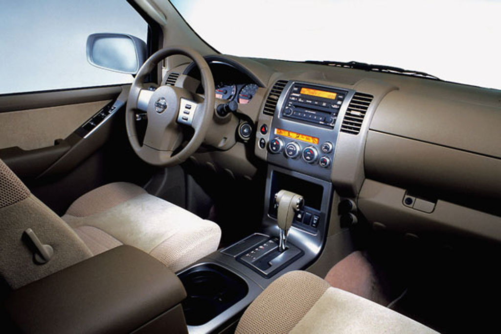 Nissan Pathfinder: салон