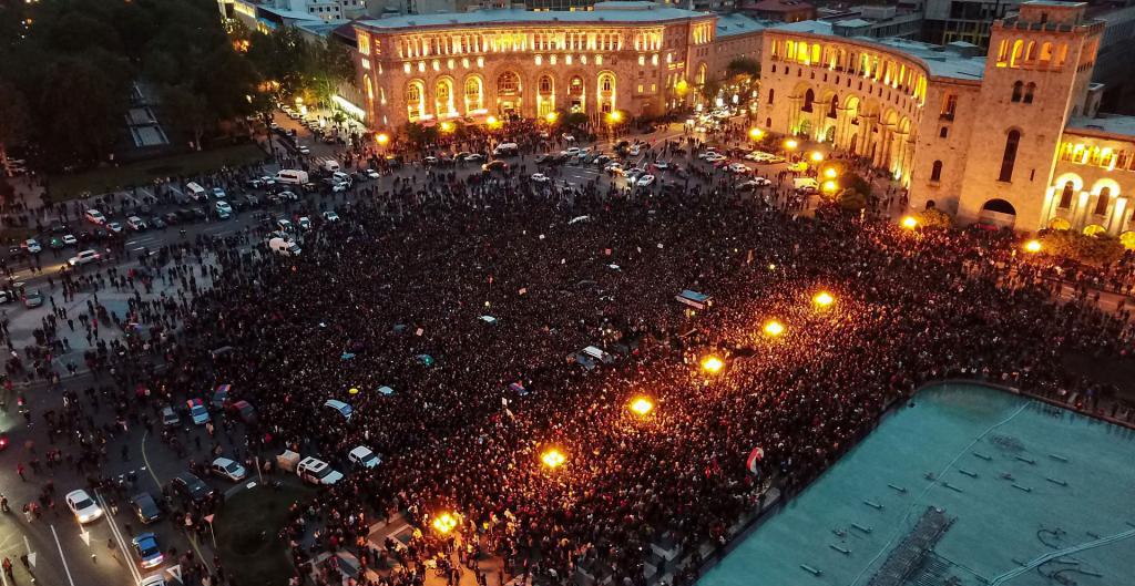 Вместимость площади Республики в Ереване