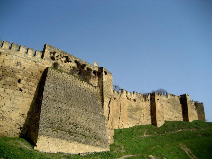 дербентская стена в Дербенте фото 