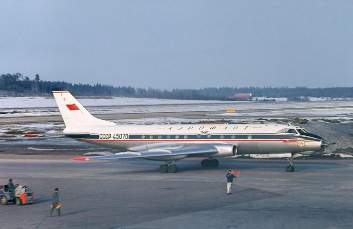 Посадка Ту-124 на Неву