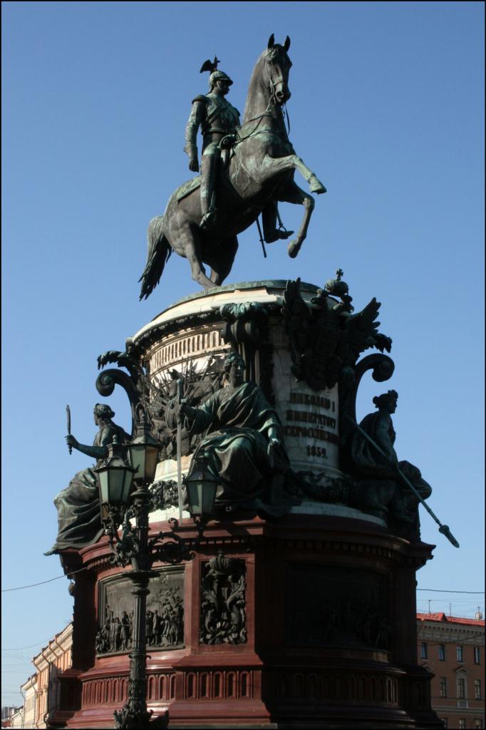 Памятник Николаю 1 в Санкт-Петербкрге