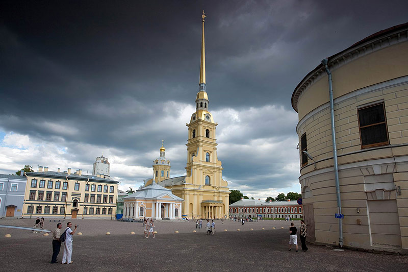 Знаменитый Петропавловский собор в Санкт-Петербурге