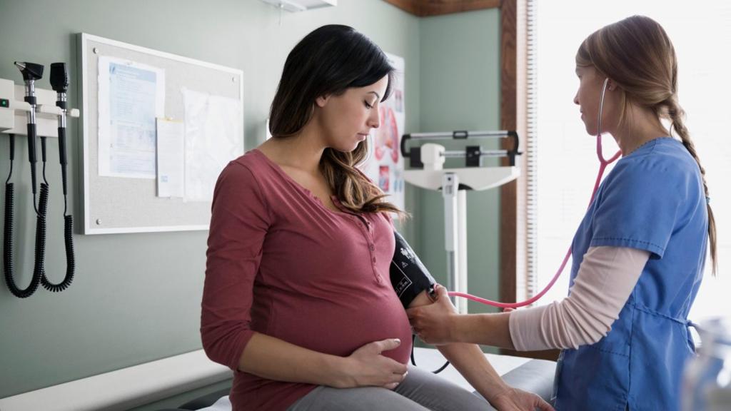 Спазмы кишечника при беременности: причины, симптомы и лечение