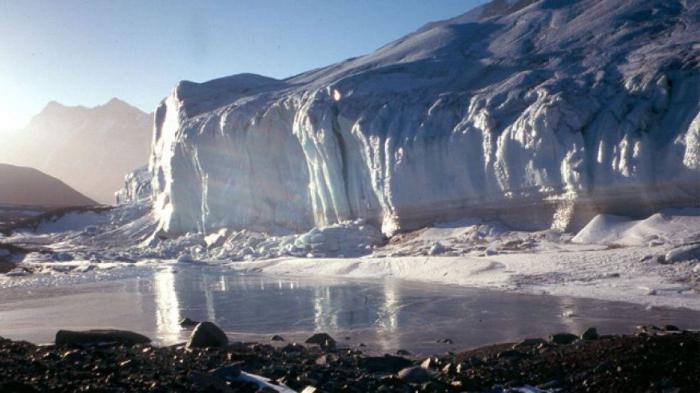 Реки и озёра Антарктиды