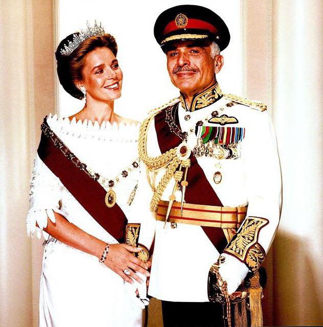 король иордании хусейн и его жены