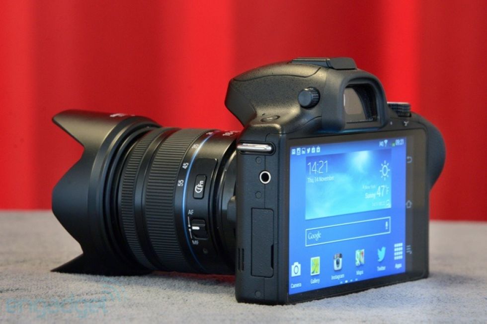 Системная камера Samsung Galaxy NX