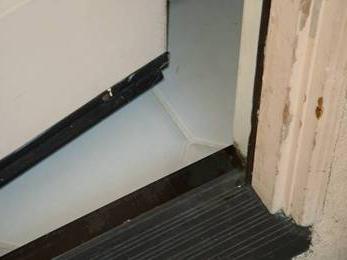 утеплить входную деревянную дверь в частном доме