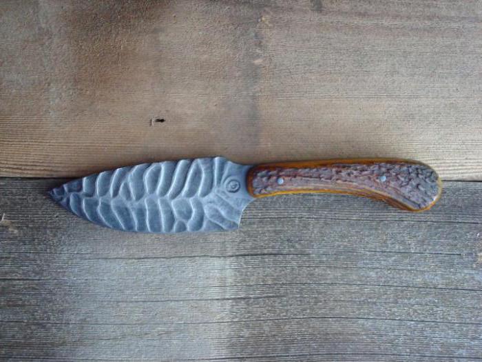 охотничий нож из булатной стали