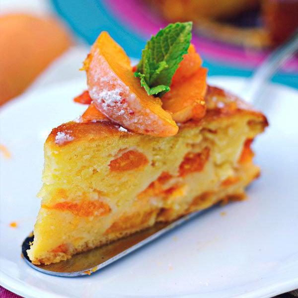 пирог со свежими абрикосами в мультиварке