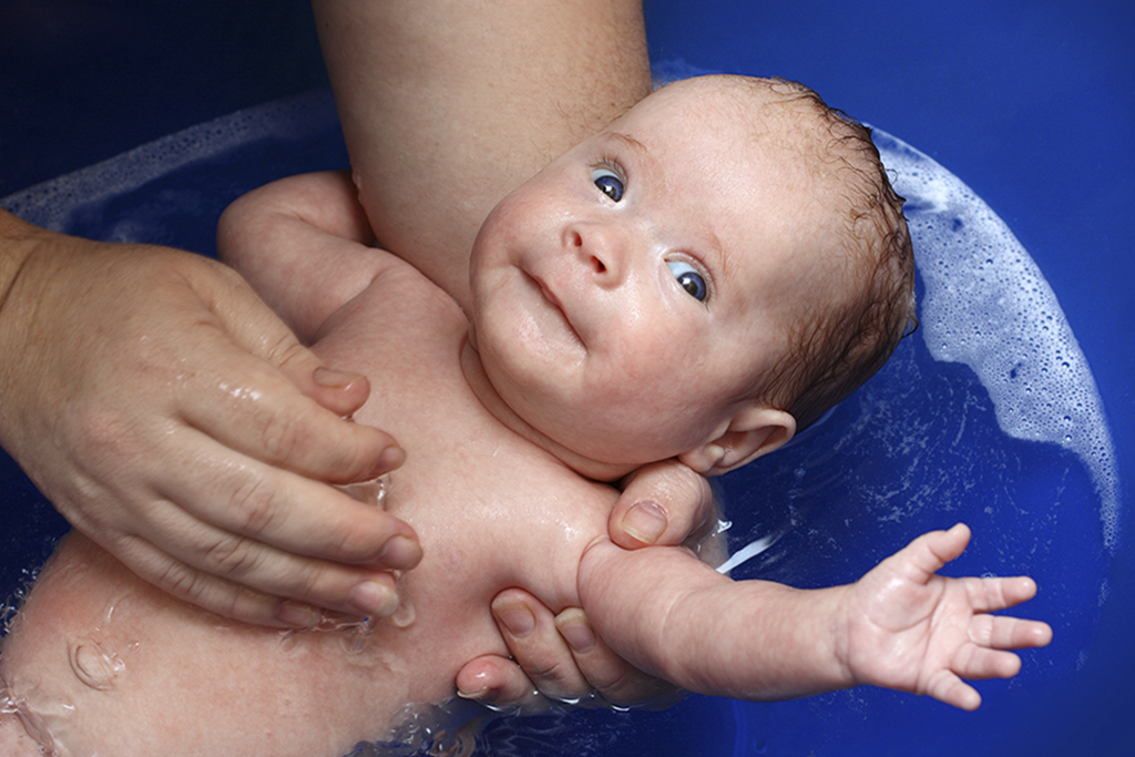 Температура в воде и в помещении при купании новорожденного