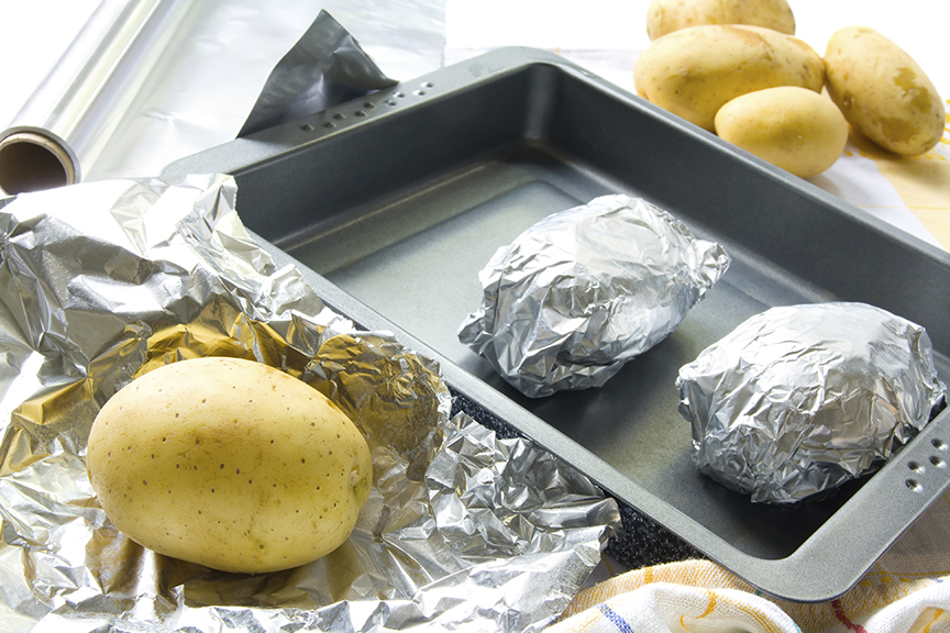Сколько готовить картошку в духовке: полезные советы. Сколько запекать картошку в духовке