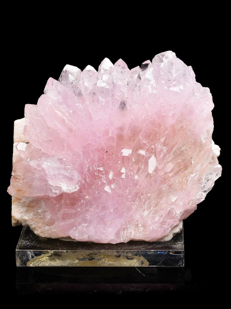 розовый кварц камень