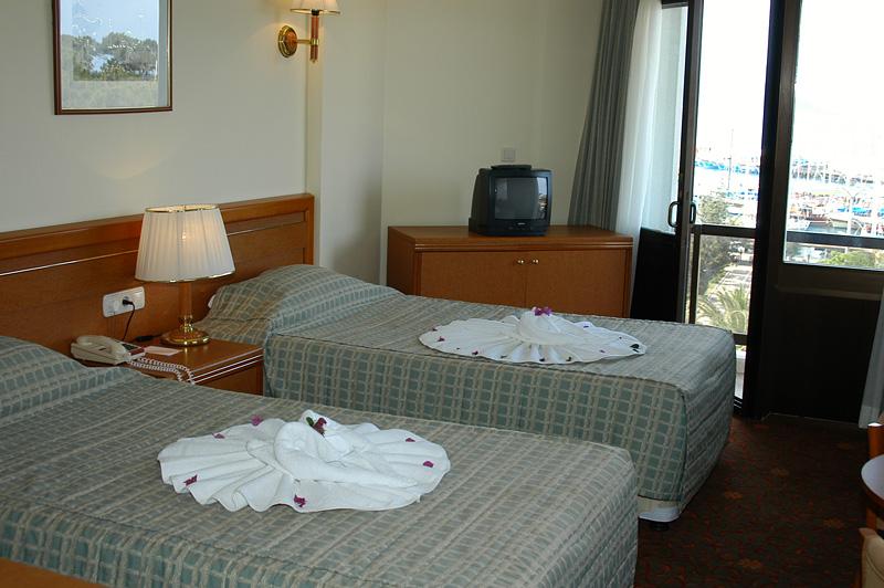 https://cdn.valstur.com.tr/hotelimages/large/ozkaymak%20marina%20hotel%20-%20014_30254.jpg