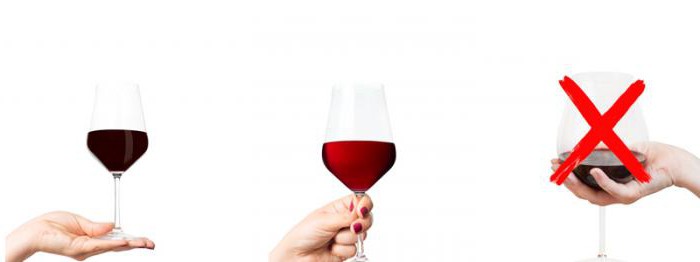 правильно держать бокал красного вина