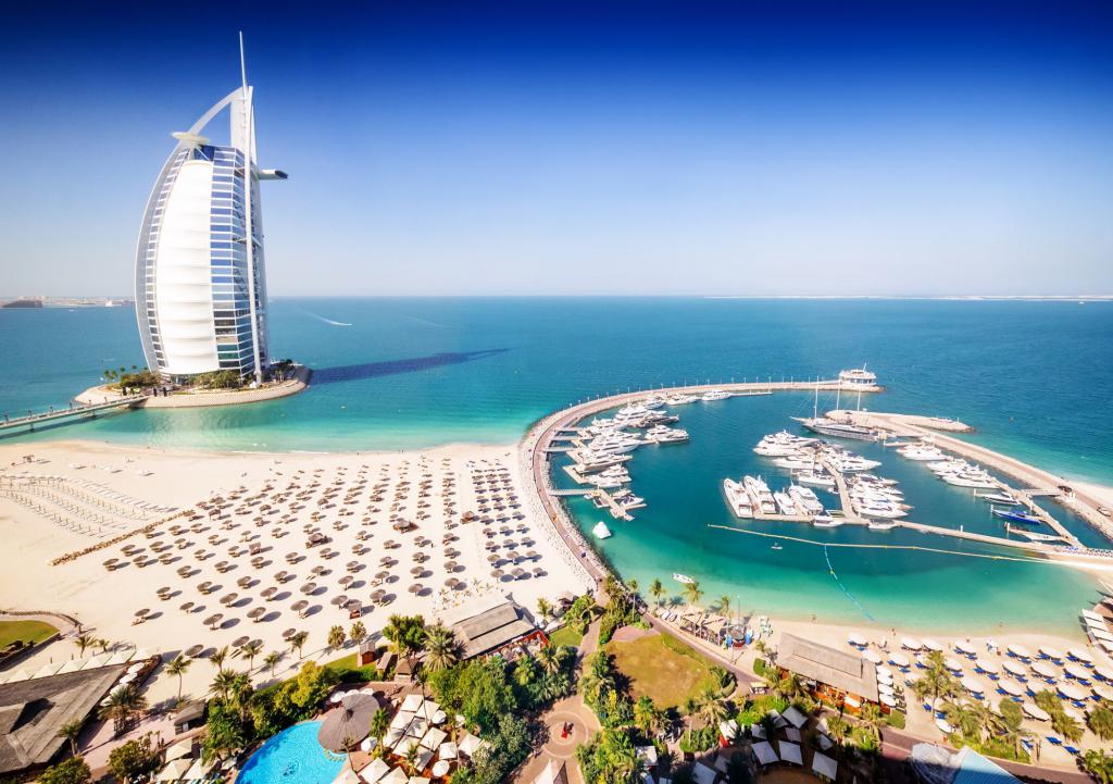 Город – Дубаи или Дубай?