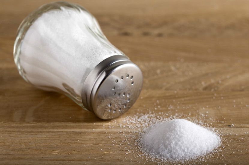 чистка замшевых сапог солью