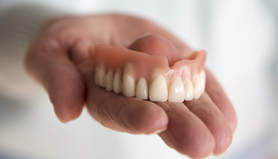 привыкание к съемным зубным протезам