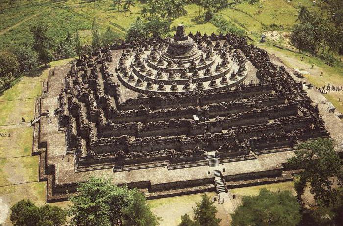 храм боробудур в индонезии 