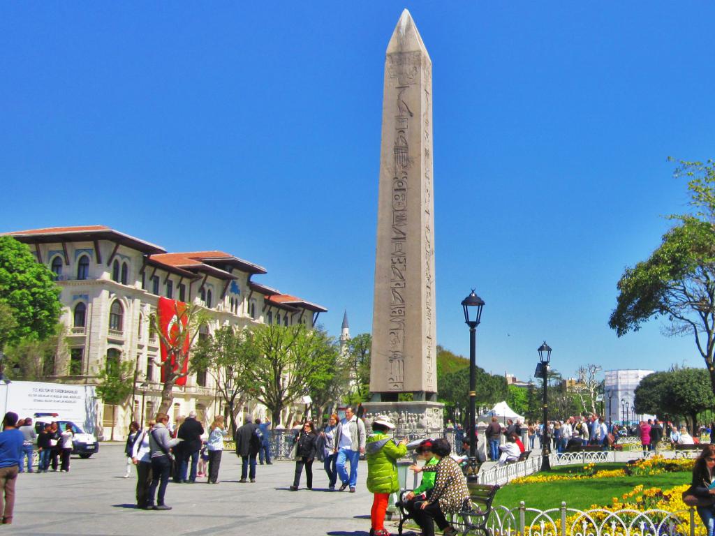 Sultanahmet Meydanı - старейшая площадь