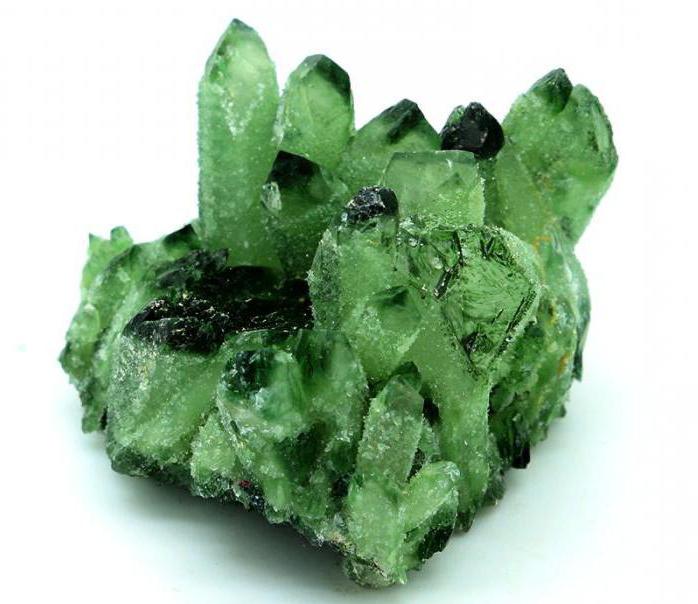зеленый кварц камень свойства