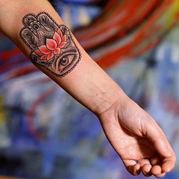Красивые татуировки для девушек на руке: виды, значение и фото