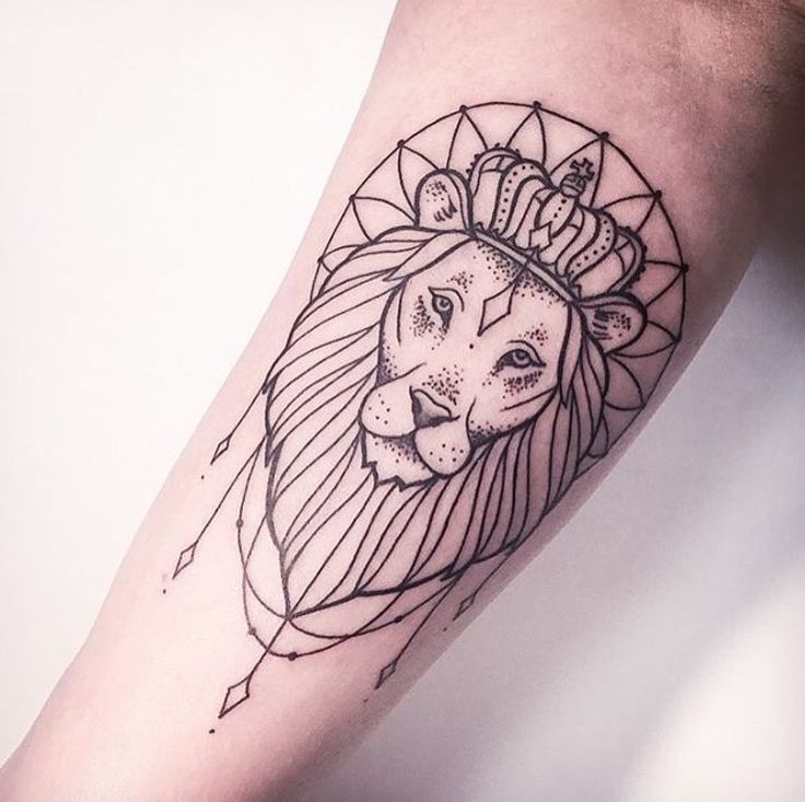 Татуировка знак зодиака Лев: значение для мужчин и девушек, расположение и фото