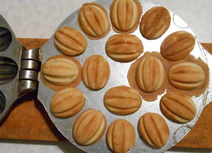 печенье орешки в форме на газу