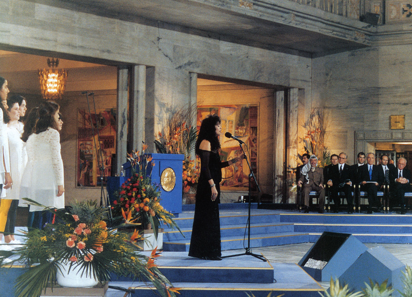 Выступление Офры Хазы на церемонии вручения Нобелевской премии мира 1994 г.
