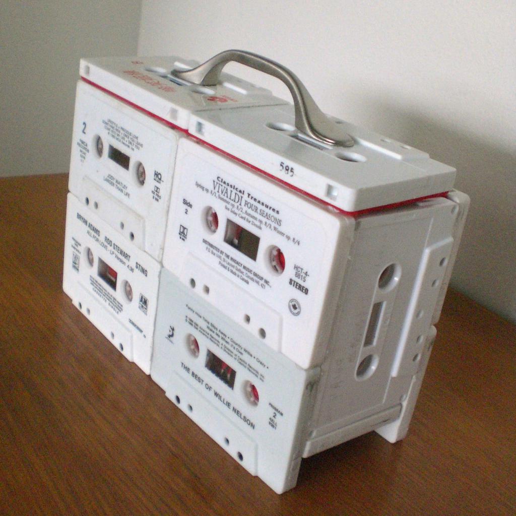 поделки из старых магнитофонных кассет шкатулки