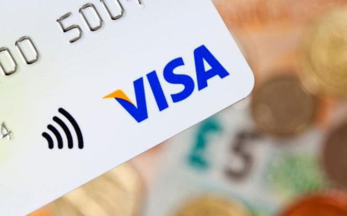 Пластиковая карта Visa Platinum: привилегии, скидки, дополнительные услуги