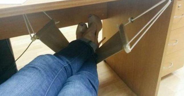 гамак для ног под рабочим столом