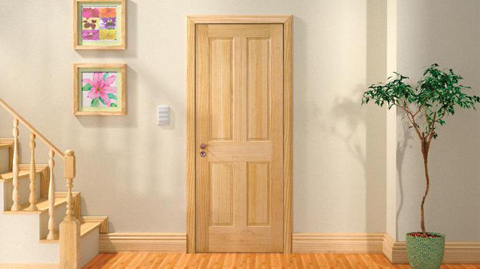 деревянные двери из массива сосны