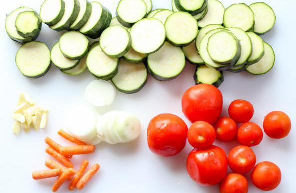 кабачки с овощами 
