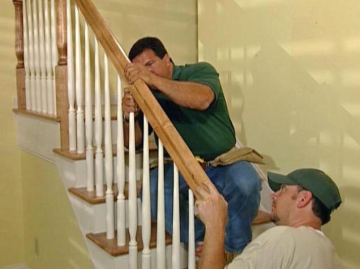 Как крепить балясины к лестнице