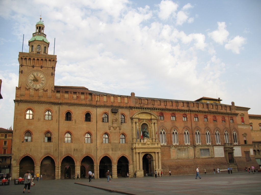 Университет Болоньи, Италия