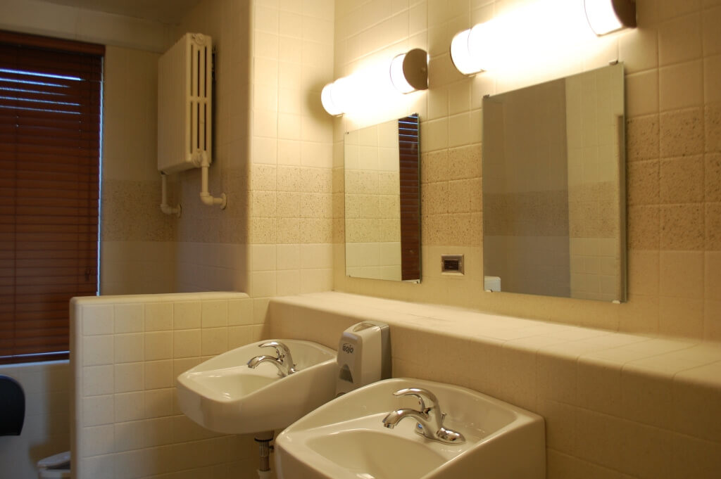 Подсветка в ванной комнате над раковиной