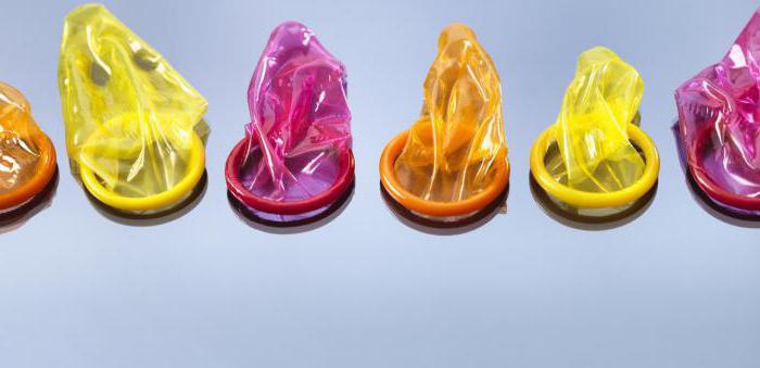 со скольки лет продают презервативы