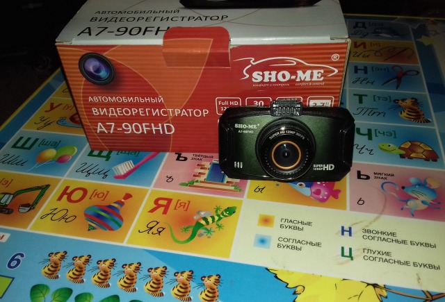 видеорегистратор Sho-Me A7-90FHD удобный и компактный