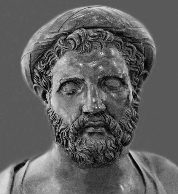 Статуя Пифагора