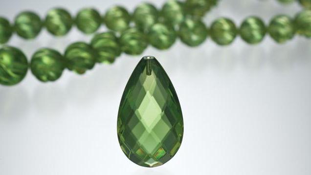 свойства зеленого янтаря