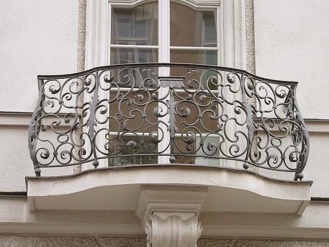 ограждение балконов из металла
