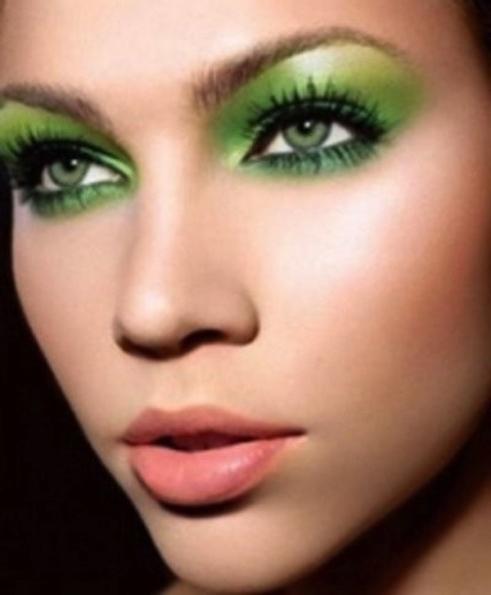 Праздничный макияж для зеленых глаз