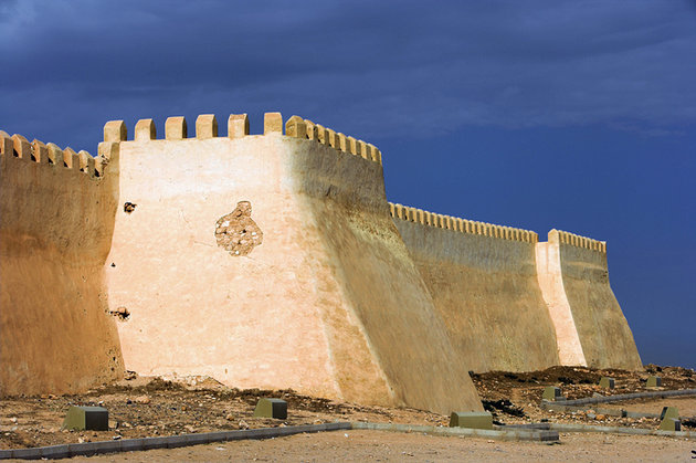 Уцелевшая стена городской крепости