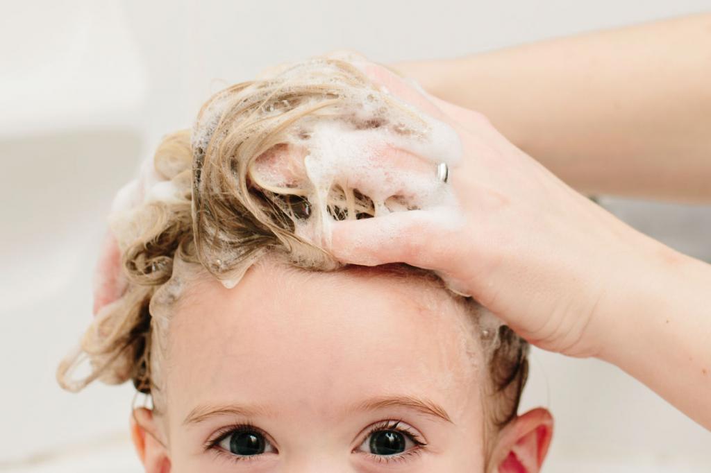 Как вытащить жвачку из волос ребенку? Простые способы удаления